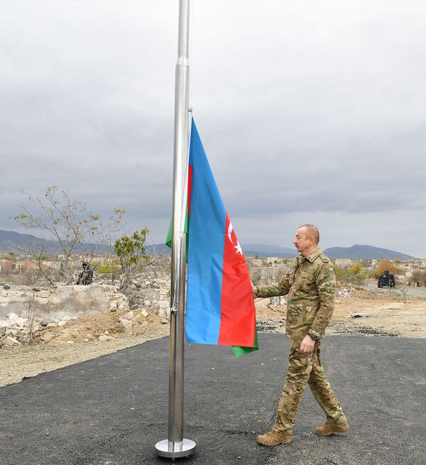 Азербайджан освободил Агдам, Кельбаджар и Лачин без единого выстрела - президент Алиев Азербайджан освободил Агдам, Кельбаджар и Лачин без единого выстрела - президент Алиев - Sputnik Азербайджан