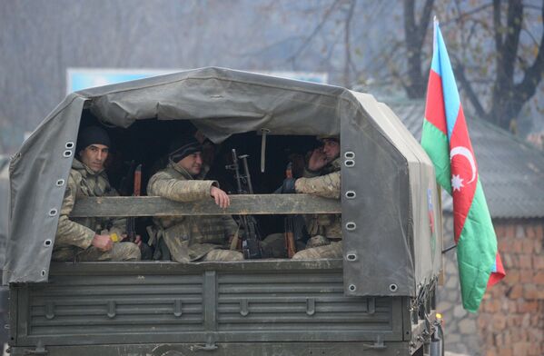Азербайджанская армия вошла в Кельбаджарский район - Sputnik Azərbaycan