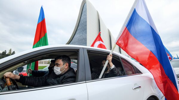 Автопробег, посвященный освобождению Кельбаджара в Баку - Sputnik Azərbaycan