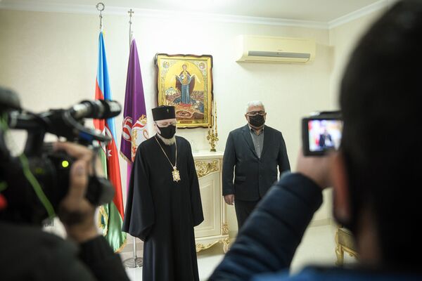 Православную икону, найденную в Гадруте, передали в Бакинскую епархию Русской православной церкви. - Sputnik Азербайджан