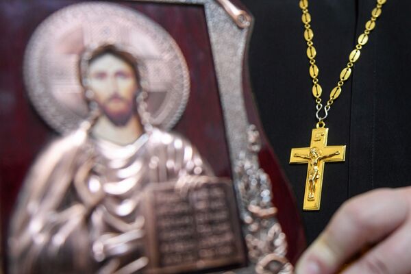 Православную икону, найденную в Гадруте, передали в храм Русской церкви в Баку - Sputnik Азербайджан