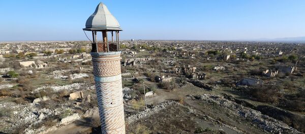 Минарет мечети Джума в Агдаме, фото из архива Минарет мечети Джума в Агдаме, фото из архива - Sputnik Азербайджан