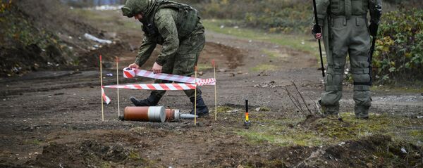 Специалисты противоминного центра Минобороны РФ в Карабахе Специалисты противоминного центра Минобороны РФ в Карабахе - Sputnik Азербайджан