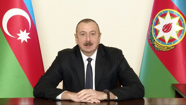 Prezident İlham Əliyev xalqa müraciəti zamanı - Sputnik Azərbaycan