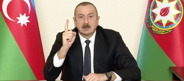 Prezident İlham Əliyev xalqa müraciəti zamanı - Sputnik Азербайджан