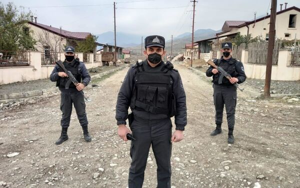 Сотрудники Тертерского районного отделения полиции - Sputnik Азербайджан