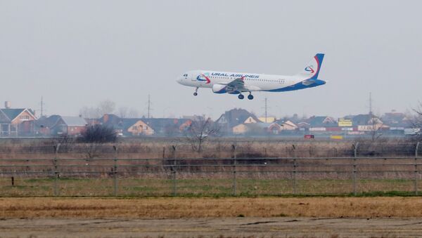  Самолет Airbus A320 авиакомпании Уральские авиалинии, фото из архива - Sputnik Азербайджан