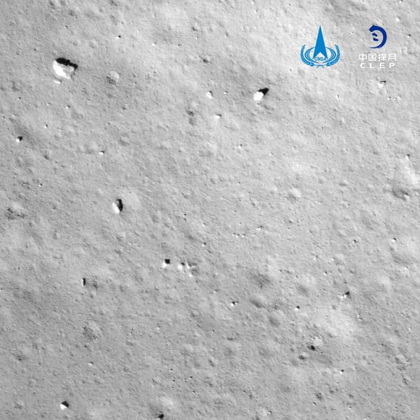 Поверхность Луны, снятая с китайского зонда Chang'e-5 - Sputnik Азербайджан