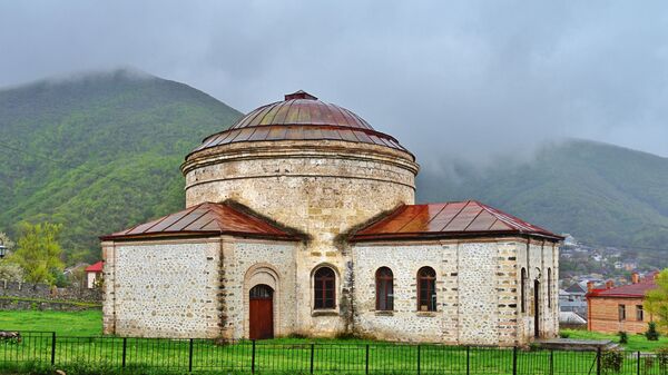 Трехсвятительская церковь Шеки - Sputnik Azərbaycan