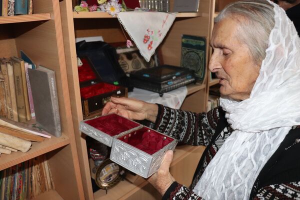 Хранительница музея в Астаре бережет историю древнего села Хранительница музея в Астаре бережет историю древнего села - Sputnik Азербайджан