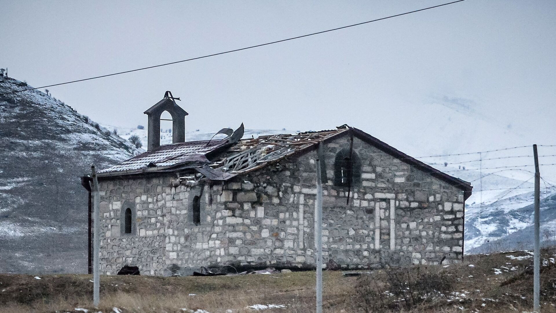 Разрушенный дом в Джебраильском районе - Sputnik Азербайджан, 1920, 17.02.2022