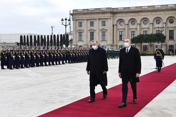 Церемония официальной встречи Президента Турецкой Республики Реджепа Тайипа Эрдогана, прибывшего с официальным визитом в Азербайджан - Sputnik Азербайджан