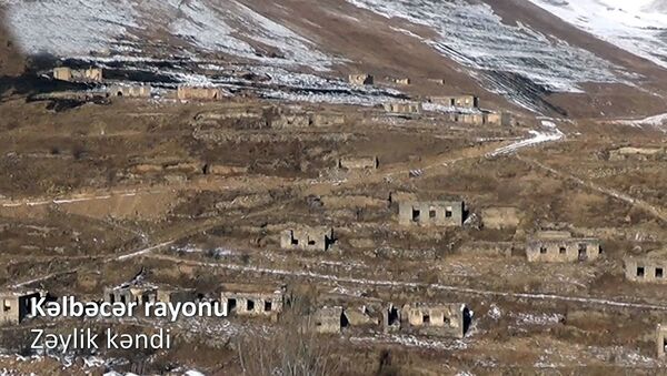 Минобороны Азербайджана показало село Зейлик Кельбаджарского района - Sputnik Азербайджан