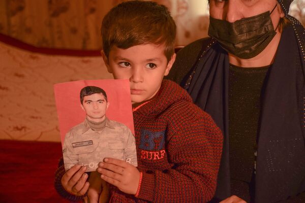 Bütün ömrünün arzusu uğrunda: dostları qisasını Şuşada aldılar - FOTO Bütün ömrünün arzusu uğrunda: dostları qisasını Şuşada aldılar - FOTO - Sputnik Azərbaycan