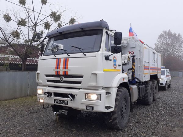 Гуманитарный конвой из России в азербайджанском городе Барда - Sputnik Азербайджан