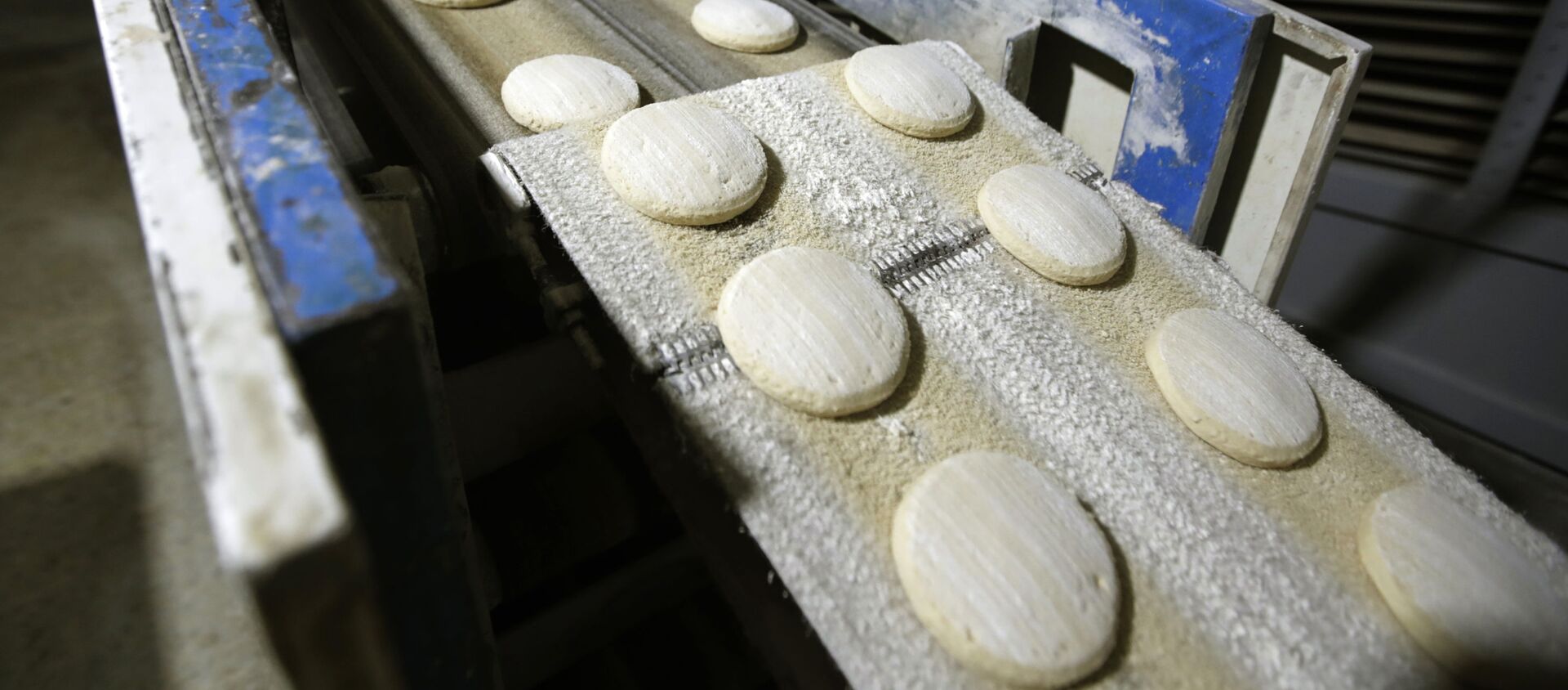Производство хлеба, фото из архива - Sputnik Азербайджан, 1920, 02.03.2021