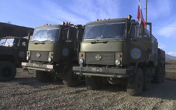 Полевой автопарк для военной и специальной техники российского миротворческого контингента в Карабахе - Sputnik Азербайджан