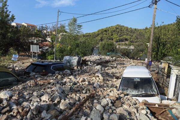 Последствия тропического шторма «Янос» в Греции - Sputnik Азербайджан