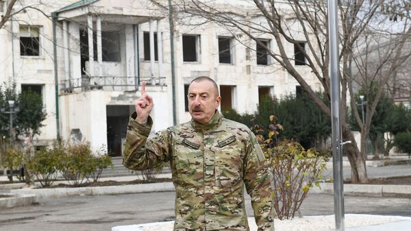 Президент Ильхам Алиев в Губадлинском и Зангиланском районах - Sputnik Азербайджан