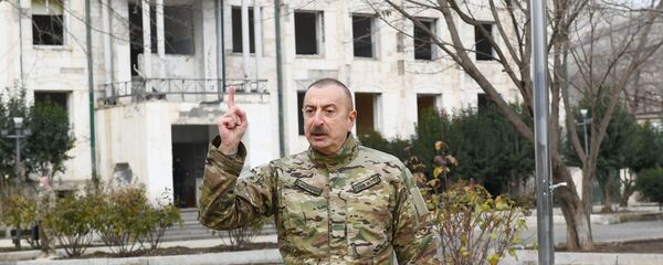 Президент Ильхам Алиев в Губадлинском и Зангиланском районах Президент Ильхам Алиев в Губадлинском и Зангиланском районах - Sputnik Азербайджан