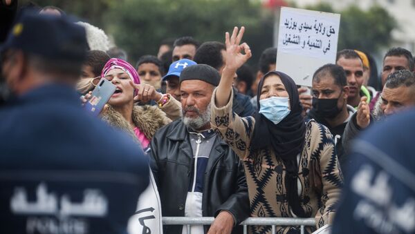 Протестующие в  Сиди-Бу-Зиде, Тунис - Sputnik Азербайджан