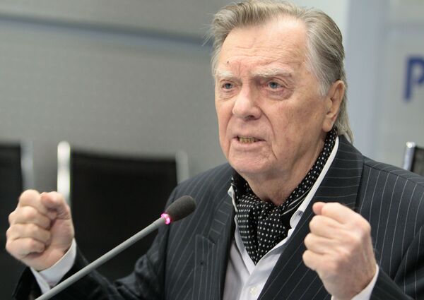 Анатолий Кузнецов: легендарный красноармеец Федор Сухов Анатолий Кузнецов: легендарный красноармеец Федор Сухов - Sputnik Азербайджан