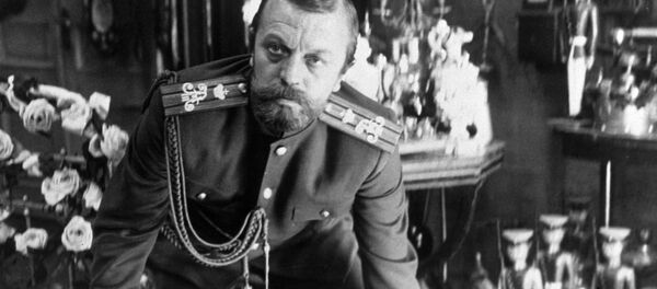 Народный артист РСФСР Анатолий Ромашин в роли царя Николая II в кинофильме Элема Климова Агония. Народный артист РСФСР Анатолий Ромашин в роли царя Николая II в кинофильме Элема Климова Агония. - Sputnik Азербайджан