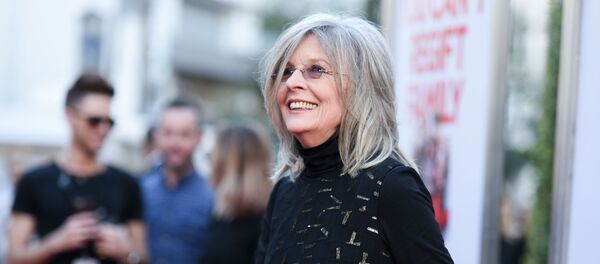 Актриса Дайан Китон на премьере фильма Love The Coopers в Лос-Анджелесе в четверг, 12 ноября 2015 года Актриса Дайан Китон на премьере фильма Love The Coopers в Лос-Анджелесе в четверг, 12 ноября 2015 года - Sputnik Азербайджан