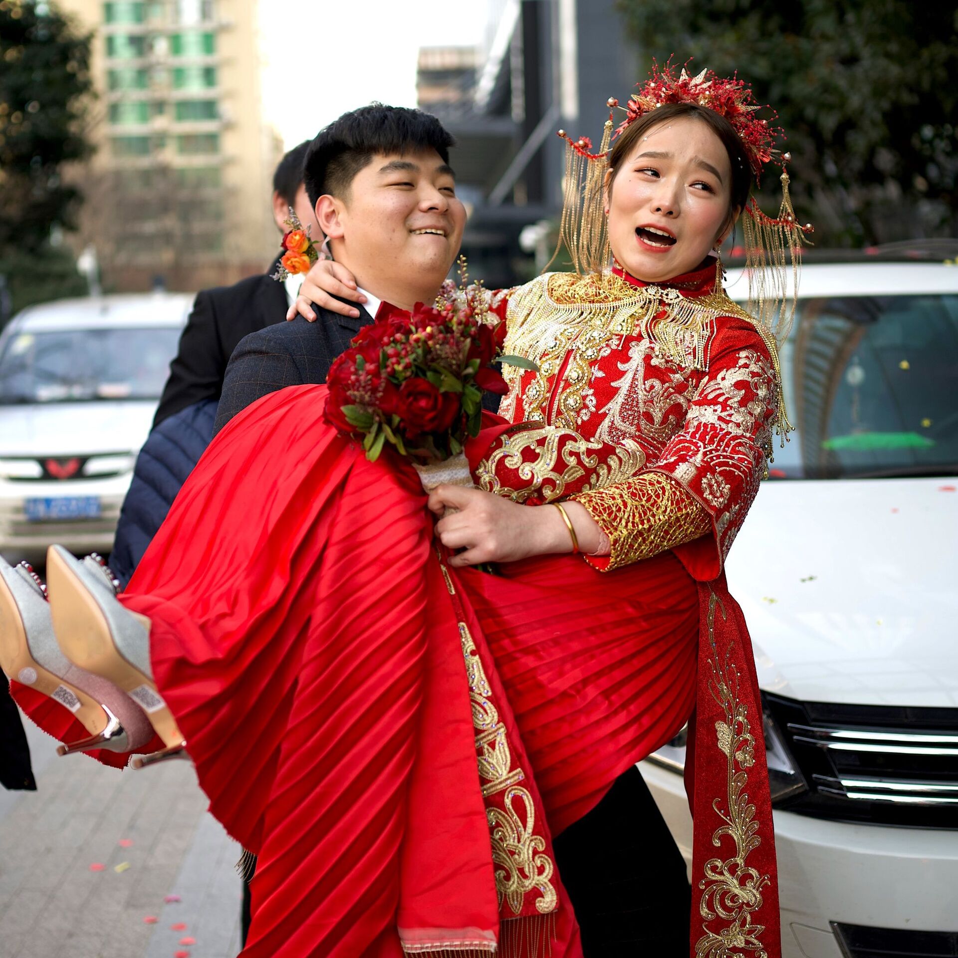Китайский после. Свадьба в Китае. Невеста в Китае. Свадьба китайцев. Китайская свадьба традиции.
