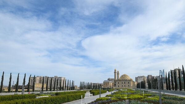Облачная погода в Баку, фото из архива - Sputnik Азербайджан