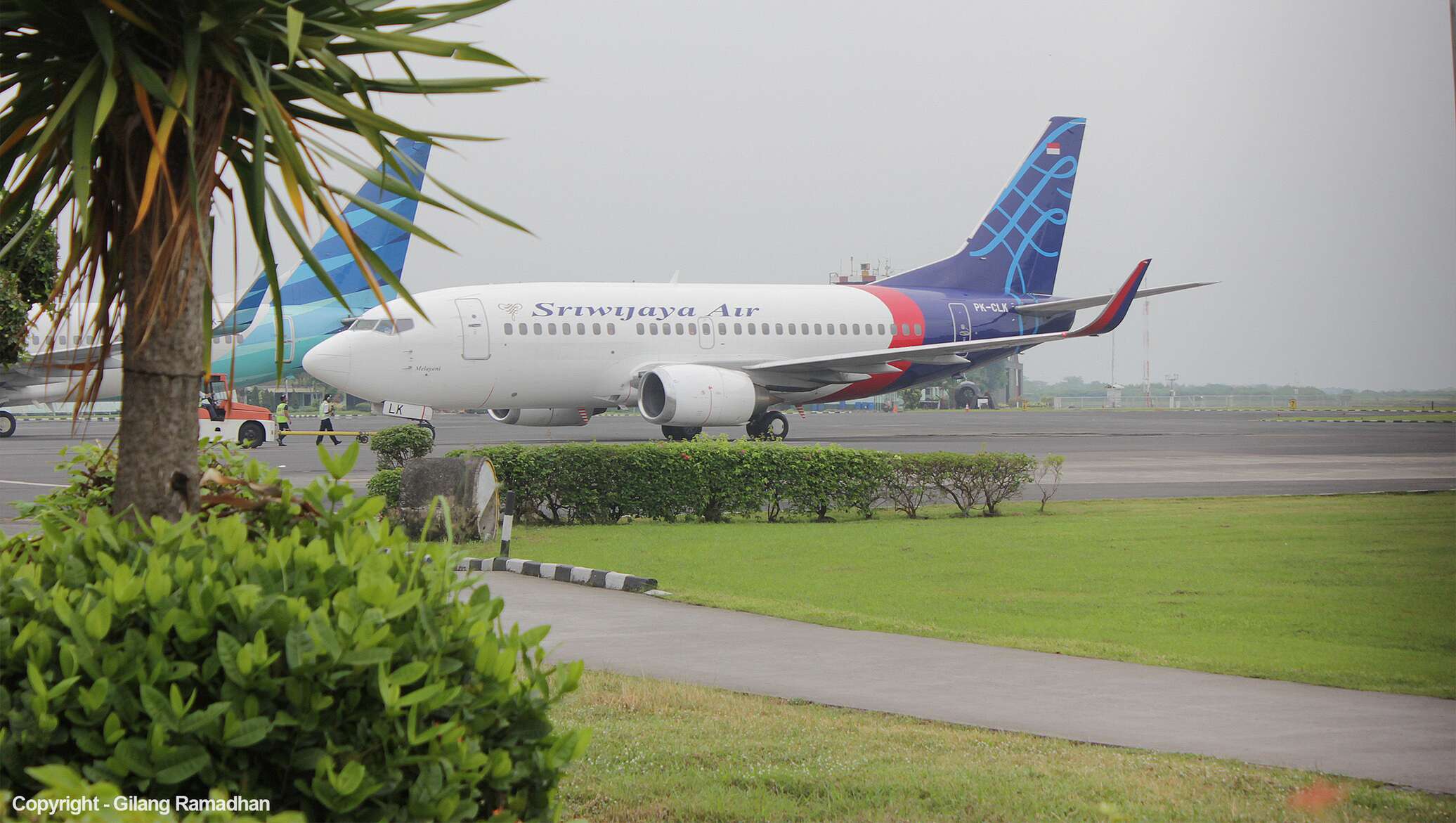 Москва индонезия. Sriwijaya Air Boeing 737. Индонезия Боинг 737 крушение. Авиакатастрофа Боинг 737 в 2021. Sriwijaya Airlines Boeing 737-500.