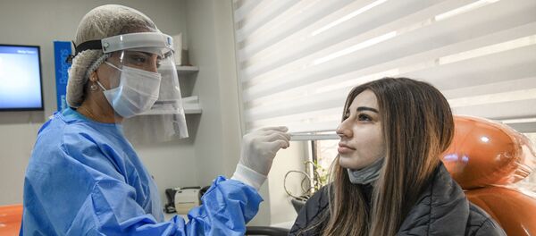 Bakıda klinikaların birində koronavirus testi - Sputnik Азербайджан