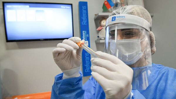 Тест на коронавирус в одной из клиник в Баку  - Sputnik Азербайджан