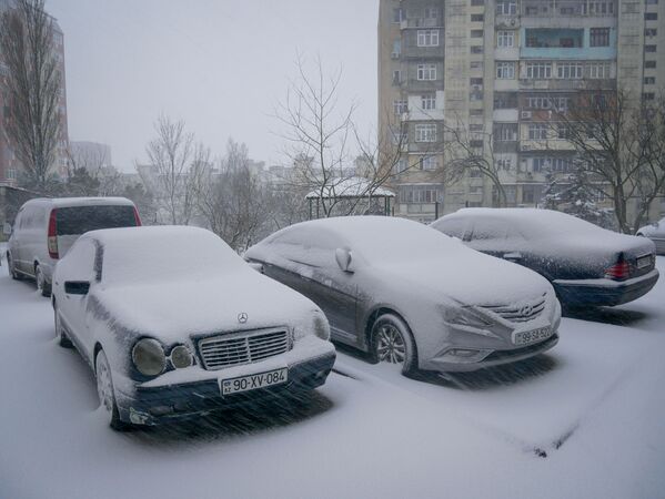 Первый снег в Баку  - Sputnik Азербайджан