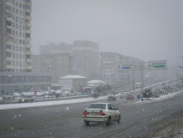 Первый снег в Баку  - Sputnik Azərbaycan