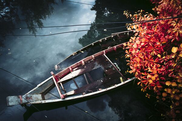 Снимок Sunken Boat фотографа Dani Kangu, победивший в категории IRchrome конкурса 2nd Life in Another Light Photo Contest - Sputnik Азербайджан