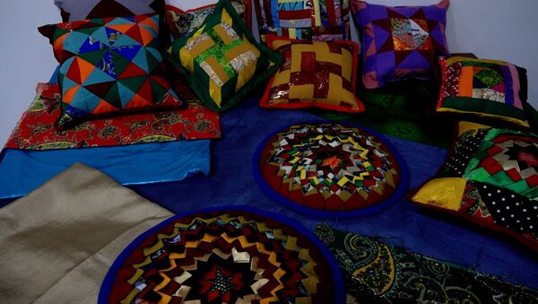 Искусство в деталях: как мастерицы из Баку возрождают лоскутную мозаику гурама - Sputnik Азербайджан