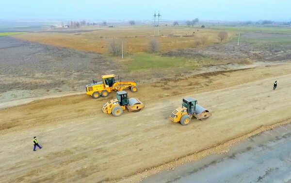 Ремонтные работы на 130-километровом участке дороги Гянджа-Газах-госграница - Sputnik Азербайджан