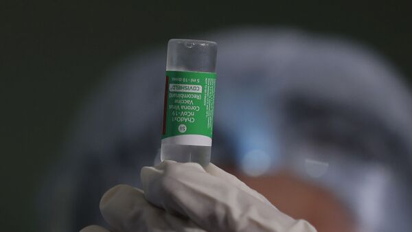 Вакцина от коронавируса Oxford-AstraZeneca, фото из архива - Sputnik Азербайджан