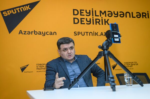 Транспортный эксперт Эльмаддин Мурадлы - Sputnik Азербайджан