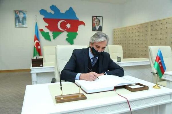 Россотрудничество и Центральная библиотека НАНА могут реализовать совместные проекты Россотрудничество и Центральная библиотека НАНА могут реализовать совместные проекты - Sputnik Азербайджан