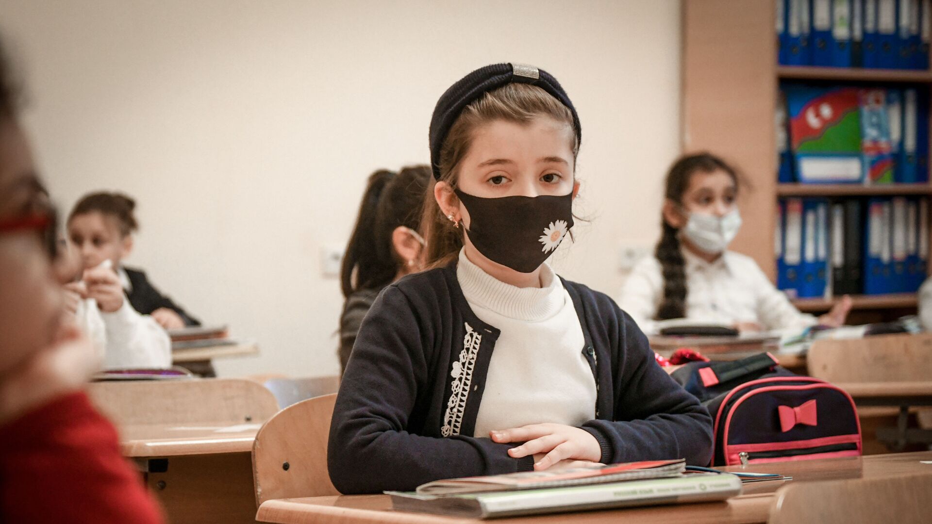Возобновление очных занятий в бакинских школах, 1 февраля 2021 года - Sputnik Azərbaycan, 1920, 17.01.2022