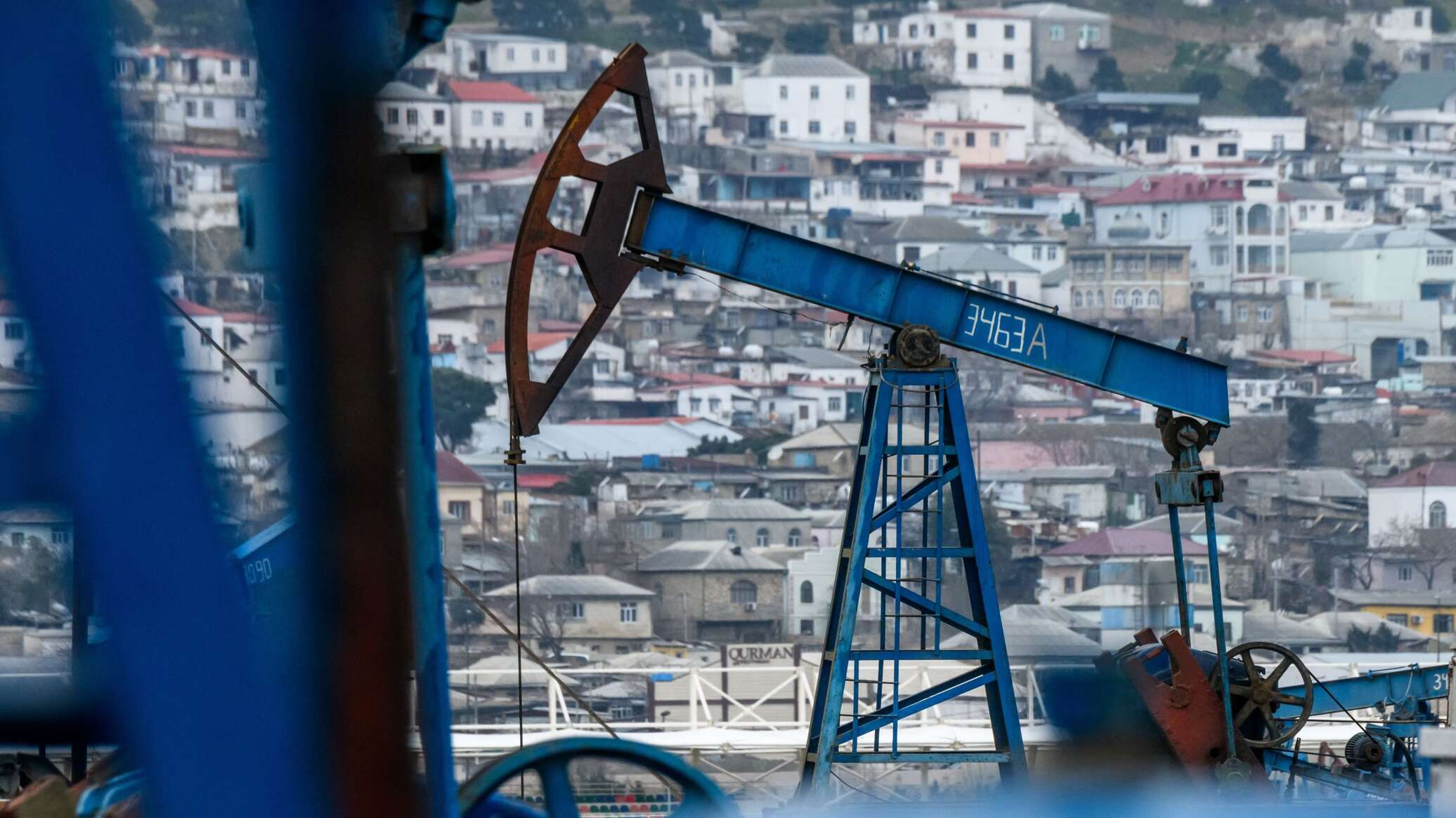 Azərbaycan artan tələbat fonunda neft hasilatının azalmasını necə kompensasiya edəcək