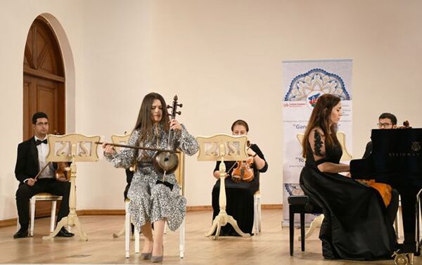 Концерт, посвященный Дню молодежи, в Азербайджанской государственной академической филармонии - Sputnik Азербайджан