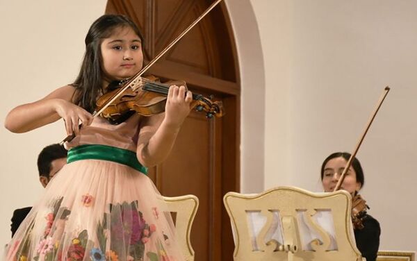 Концерт, посвященный Дню молодежи, в Азербайджанской государственной академической филармонии - Sputnik Азербайджан