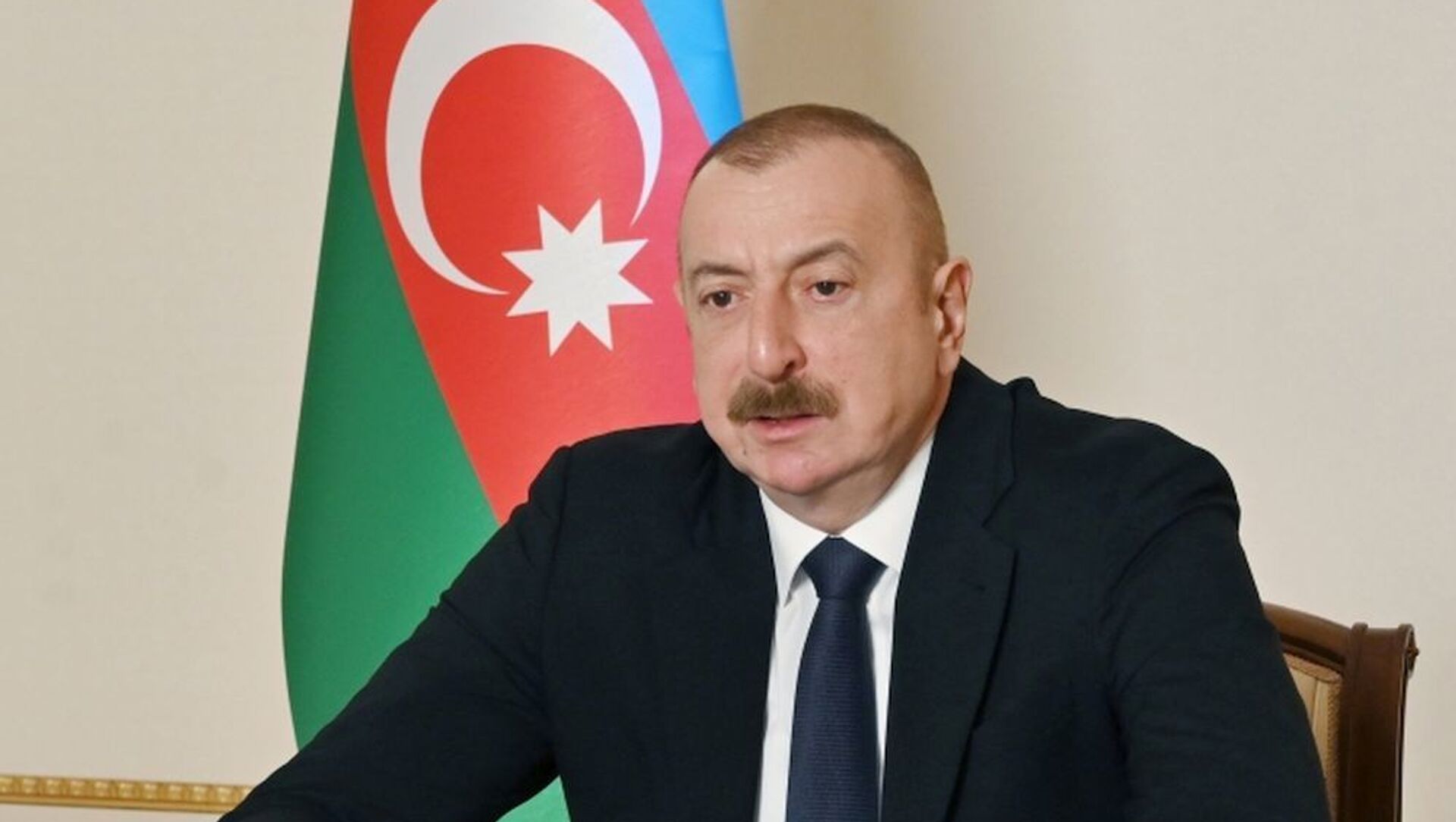 Президент Ильхам Алиев принял в видеоформате делегацию во главе с председателем итальянской компании Maire Tecnimont Group - Sputnik Азербайджан, 1920, 26.02.2021