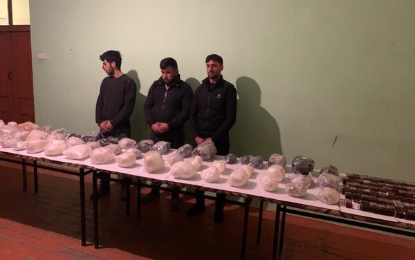 Задержанные в Ярдымлинском районе контрабандисты - Sputnik Азербайджан