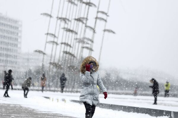 Снегопад в Салониках, Греция - Sputnik Азербайджан