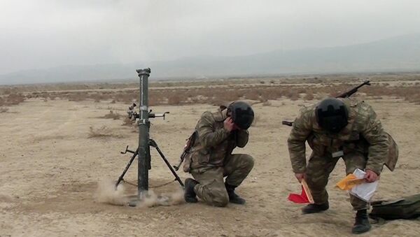 Минометные батареи проводят учебные тренировки с боевой стрельбой - Sputnik Азербайджан