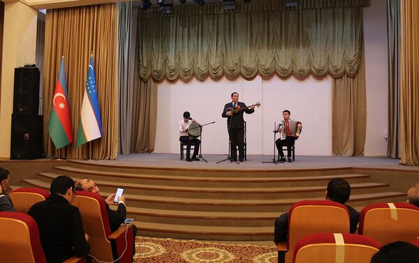 Мероприятие, посвященное Низами Гянджеви, в Азербайджанском культурном центре имени Гейдара Алиева в Узбекистане - Sputnik Азербайджан